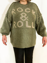 Lade das Bild in den Galerie-Viewer, Damen Oversize Kuscheliger Strickpullover ROCK &amp; ROLL
