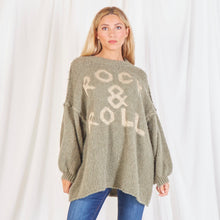 Lade das Bild in den Galerie-Viewer, Made in Italy Strickpullover im oversized Look mit Statement ROCK &amp; ROLL in Olive 
