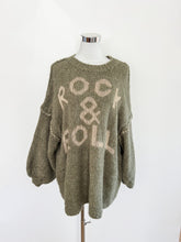 Lade das Bild in den Galerie-Viewer, Damen Oversize Kuscheliger Strickpullover ROCK &amp; ROLL
