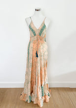 Lade das Bild in den Galerie-Viewer, Boho Seide Sommer Maxikleid
