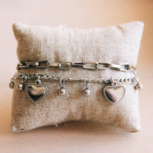 Load image into Gallery viewer, STEEL CHAIN BRACELET “MEDIUM” + LINK AND HEARTS - SILVER
