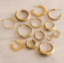 Afbeelding in Gallery-weergave laden, EDELSTAHL KREOL 30MM MIT RINGEN - GOLD
