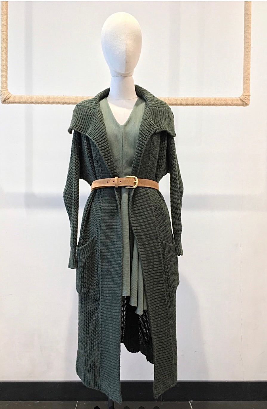 Long cardigan with a large collar