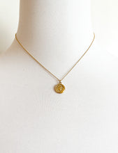 Load image into Gallery viewer, STAINLESS STEEL FINE CHAIN WITH ROUND CHARM MOON / SUN - GOLD
