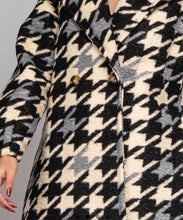 Load image into Gallery viewer, Women&#39;s coat with houndstooth pattern
