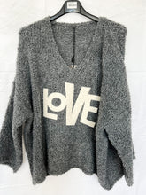 Lade das Bild in den Galerie-Viewer, Kuscheliger Strickpullover LOVE
