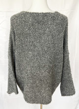 Lade das Bild in den Galerie-Viewer, Kuscheliger Strickpullover LOVE
