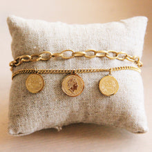 Lade das Bild in den Galerie-Viewer, STAHLKETTENARMBAND + FEINES GLIED UND MÜNZEN - GOLD
